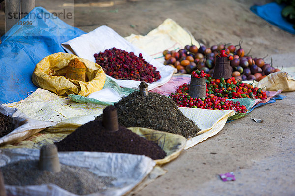 Gewürze auf einem Markt in Kathmandu  Nepal