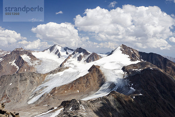 Aussicht beim Aufstieg zur Finailspitz  Fineilspitze im Schnalstal durch das Tisental  hinten der Similaun und die hintere Schwärze  Südtirol  Italien  Europa