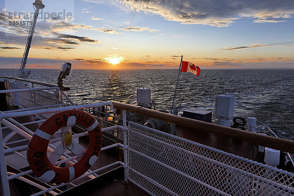 Fähre zwischen Baie Comeau und Matane  Sonnenuntergang  Manicouagan Region  Quebec  Kanada