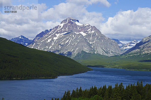 Rising Wolf Mountain  Bergsee Lower Two Medicine Lake  Glacier Nationalpark  Rocky Mountains  Montana  USA