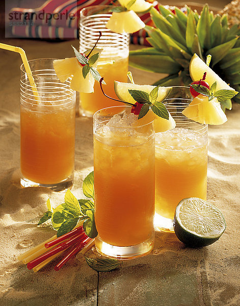 Mai Tai  brauner Rum  Orangenlikör  Fruchtsäfte  Hawaii  USA  Rezept gegen Gebühr erhältlich
