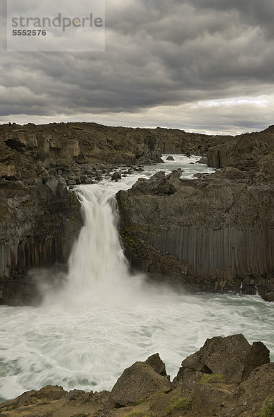 Wasserfall Aldeyarfoss  Hochland  Sprengisandur  Island  Europa