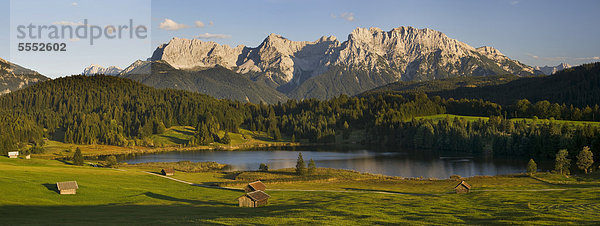 Geroldsee  Mittenwald  Karwendel  Alpen  Bayern  Deutschland  Europa