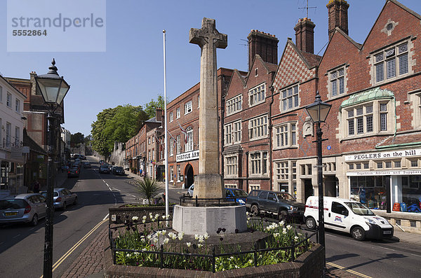 Kriegerdenkmal in der Hauptstraße  Arundel  West Sussex  England  Großbritannien  Europa