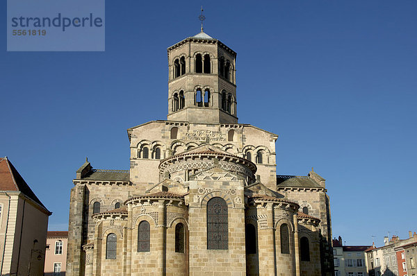 Abteikirche von Issoire  St-Austremoine díIssoire  eine der fünf großen romanischen Kirchen in der Auvergne  Frankreich  Europa