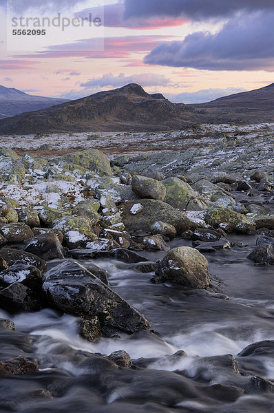 Leirungsdalen  Gebirgslandschaft im Jotunheimen Nationalpark  Norwegen  Skandinavien  Europa