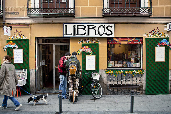 Buchhandlung in MalasaÒa  Stadtviertel Malasana  Madrid  Spanien  Europa