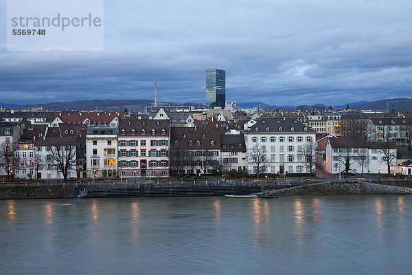 Europa Basel Schweiz Dämmerung