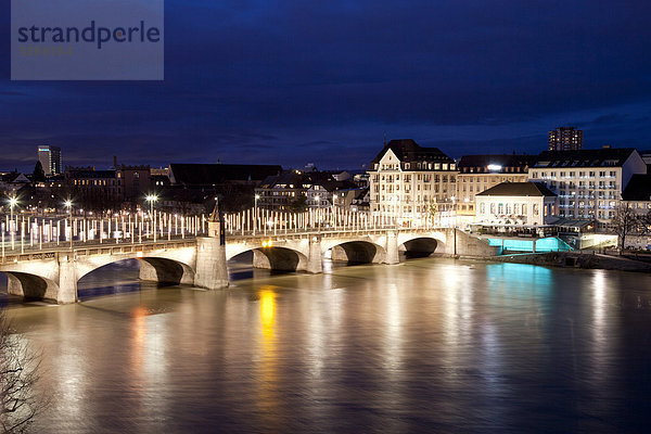 überqueren Europa Brücke Fluss Mittelpunkt Basel Schweiz