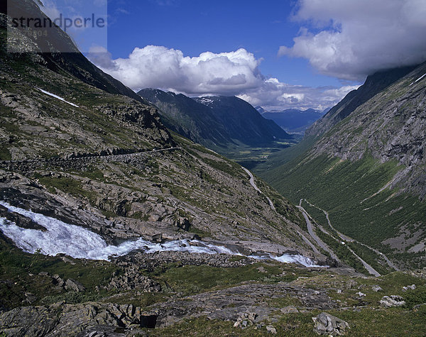 Landschaft am Trollstigen  Trollstigvegen  M¯re og Romsdal  Möre og Romsdal  Norwegen  Skandinavien  Europa