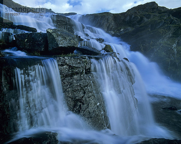 Wasserfall am Vierbotnvatni  Vierbotn  Buskerud  Norwegen  Skandinavien  Europa
