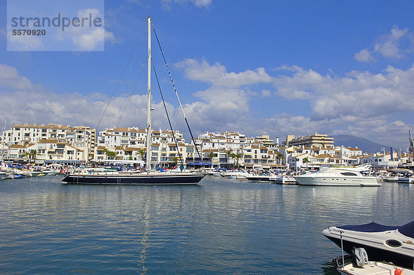 Der exklusive Yachthafen von Puerto Ban_s  Marbella  Costa del Sol  Provinz M·laga  Andalusien  Spanien  Europa