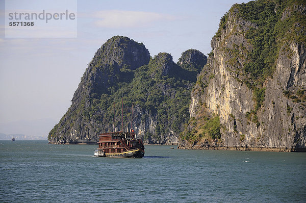 Dschunke  Halong-Bucht  Vietnam  Südostasien