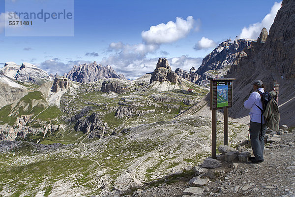 Wanderweg  Tre Cime di Lavaredo  Drei Zinnen  Dolomiten  Südtirol  Italien  Europa