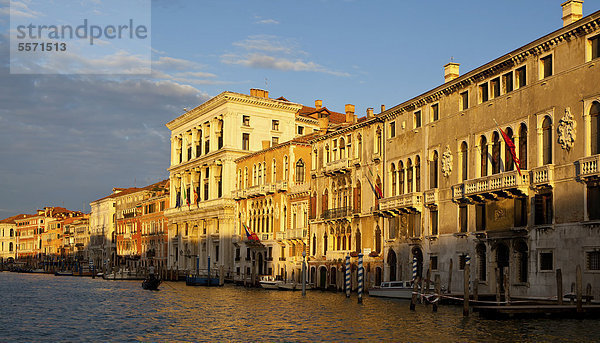 Palazzi  Canal Grande  Venedig  Italien  Europa