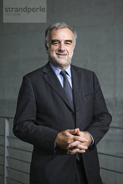 Luis Moreno Ocampo  Chefankläger des Internationalen Strafgerichtshofs  IStGH  in Den Haag  zu Besuch im Deutschen Bundestag  Berlin  Deutschland  Europa