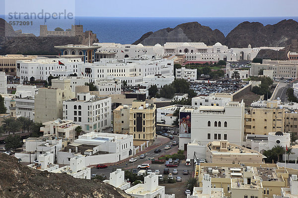 Blick auf die Altstadt von Muscat  Maskat  Oman  Arabische Halbinsel  Naher Osten