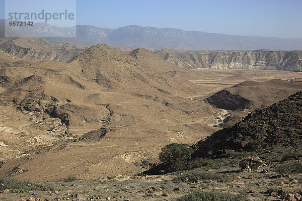 Landschaft des südlichen Dhofar  Jabal al-Qamar  Oman  Arabische Halbinsel  Naher Osten