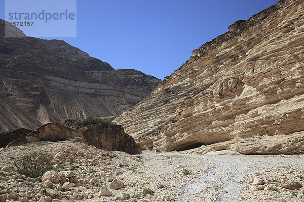 Wadi Afawl  Landschaft des südlichen Dhofar  Jabal al-Qamar  Oman  Arabische Halbinsel  Naher Osten