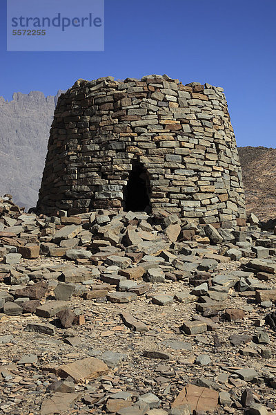 Die Bienenkorbgräber von Al-Ayn am Rande des Jebel Misht  Kammberg  im Gebiet zwischen den Städten Bat und Al-Ayn im Hadschar-Gebirge  Unesco-Weltkulturerbe  Oman  Arabische Halbinsel  Naher Osten