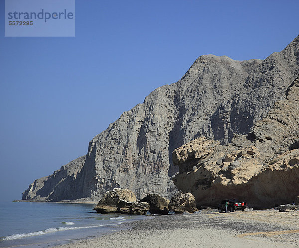 Küste am Arabischen Golf  bei Bukha  Bucha  in der omanischen Enklave Musandam  Oman  Naher Osten