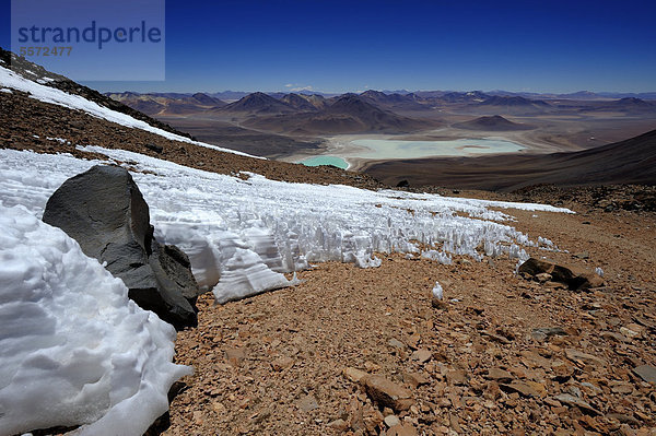 Laguna Verde mit Umland und Büßereis  Uyuni  Bolivien  Südamerika