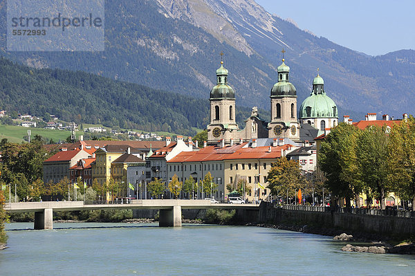 Innsbruck  Dom St. Jakob  Fluss Inn  Karwendelgebirge  Tirol  Österreich  Europa  ÖffentlicherGrund