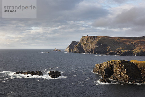 Glen Head bei Glencolumbcille  auch Glencolumbkille  County Donegal  Irland  Europa