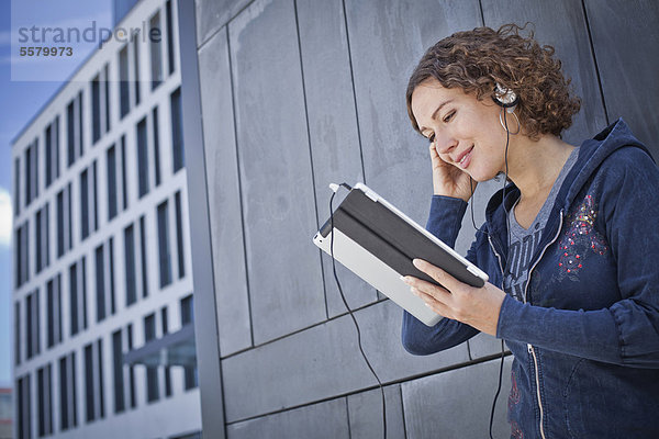 Frau mit Ipad