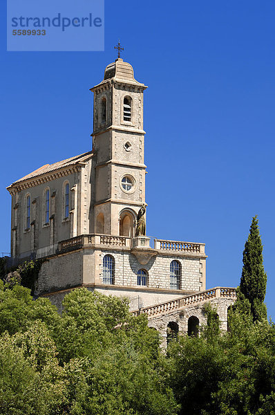 Kirche in Pierrelongue  Vaucluse  Provence-Alpes-Cote d'Azur  Südfrankreich  Frankreich  Europa  ÖffentlicherGrund