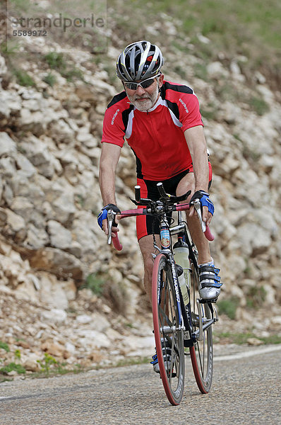 Rennradfahrer  Vaucluse  Provence-Alpes-Cote d'Azur  Südfrankreich  Frankreich  Europa  ÖffentlicherGrund