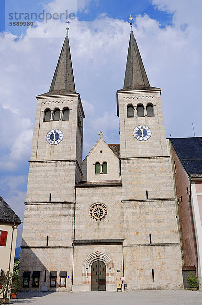 Stiftskirche St. Peter und St. Johannes in Berchtesgaden  Bayern  Deutschland  Europa  ÖffentlicherGrund