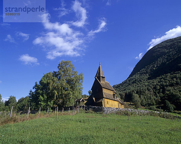 Europas älteste Stabkirche Urnes am Lustrafjorden  Sogn og Fjordane  Norwegen  Skandinavien  Europa