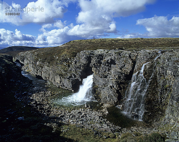 Storulfossen  auch Brudesl¯ret  Brudeslöret  Wasserfälle des Flusses Store Ula  bei MysusÊter  Mysuseter  Rondane Nationalpark  Norwegen  Skandinavien  Europa