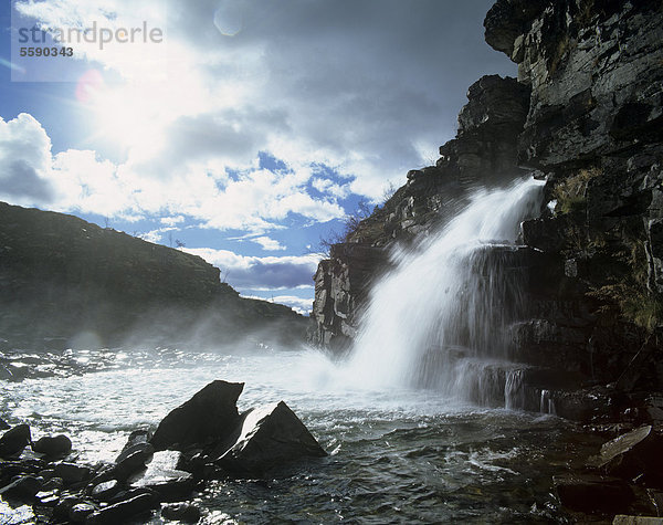 Storulfossen  auch Brudesl¯ret  Brudeslöret  Wasserfall des Flusses Store Ula  bei MysusÊter  Mysuseter  Rondane Nationalpark  Norwegen  Skandinavien  Europa