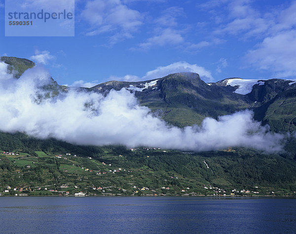S¯rfjorden  Sörfjorden mit Gletscher Folgefonn  Folgefonna  Hordaland  Norwegen  Skandinavien  Europa