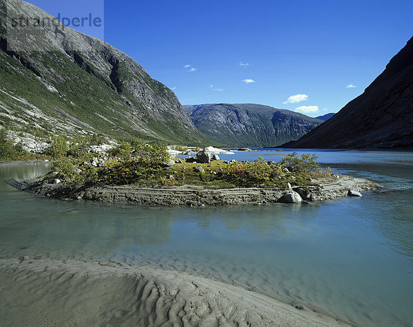Gletscherwasser am Nigardsbreen  einer Gletscherzunge des Jostedalsbreen  Sogn og Fjordane  Norwegen  Skandinavien  Europa