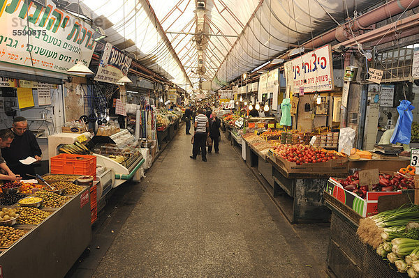 Einkaufsgasse in der Markthalle auf dem jüdischen Mahane-Yehuda-Markt  Jaffa-Straße  Jerusalem  Naher Osten  Vorderasien