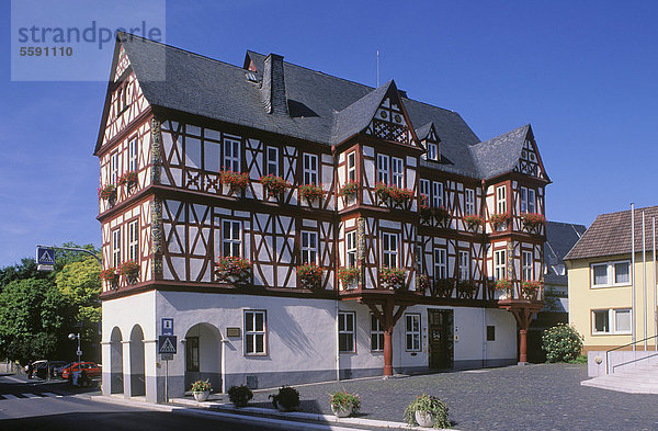 Rathaus und Adolzheimer Hof  Nassau  Westerwald  Rheinland-Pfalz  Deutschland  Europa