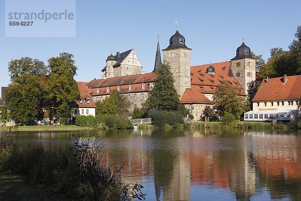 Deutschland  Bayern  Franken  Oberfranken  Fränkische Schweiz  Blick auf Schloss Thurnau