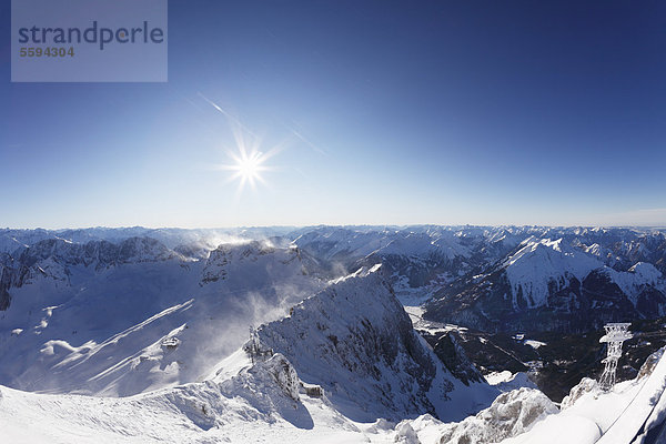 Deutschland  Bayern  Blick auf verschneite Berge