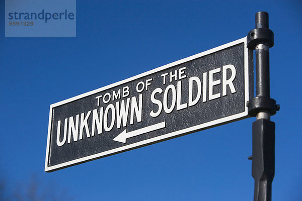 Schild für Tomb of the Unknown Soldier  Arlington National Cemetery  Virginia  USA