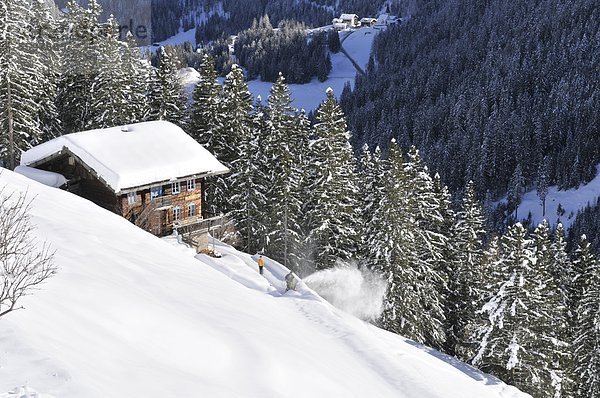 Chalet im Winter  Ultental  Südtirol  Italien