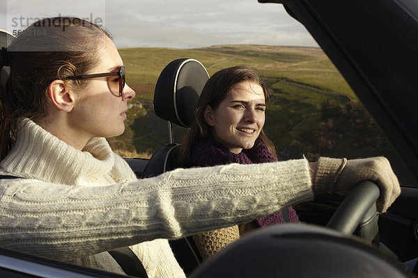 Ländliches Motiv  ländliche Motive  Frau  Landschaft  fahren