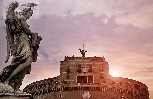 Castel SantAngelo und kunstvolles Gebäude