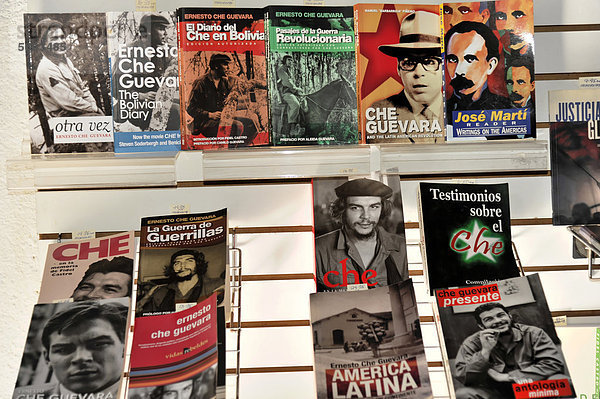 Bücher über Che Guevara  Verkaufsladen  Andenken  Souvenirs  Cienfuegos  Kuba  Große Antillen  Karibik  Mittelamerika  Amerika