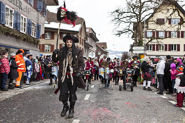 Piraten Guggenmusik beim 35. Motteri-Umzug in Malters  Luzern  Schweiz  Europa