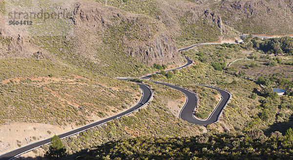 Kurvenreiche Bergstraße bei Fataga  Gran Canaria  Kanarische Inseln  Spanien  Europa