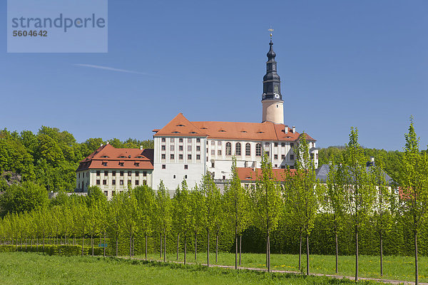 Schloss und Park Weesenstein im Müglitztal  Sachsen  Deutschland  Europa