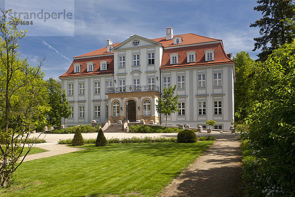 Schloss und Park Güldengossa bei Leipzig  Sachsen  Deutschland  Europa